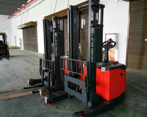 福州電動平(ping)衡重式叉車